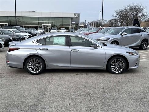 New 2025 Lexus ES 350 Ultra Luxury image 4