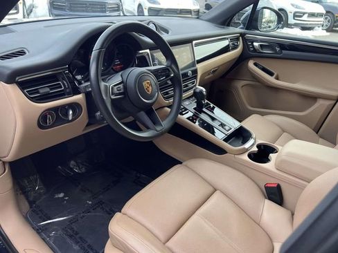Certified 2023 Porsche Macan image 15