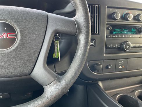 Used 2017 GMC Savana 2500 image 27