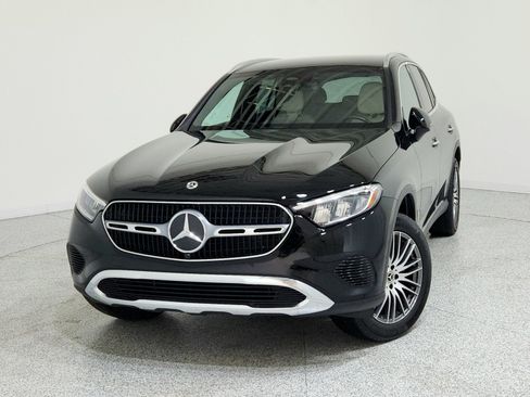 Certified 2025 Mercedes-Benz GLC 300 image 2
