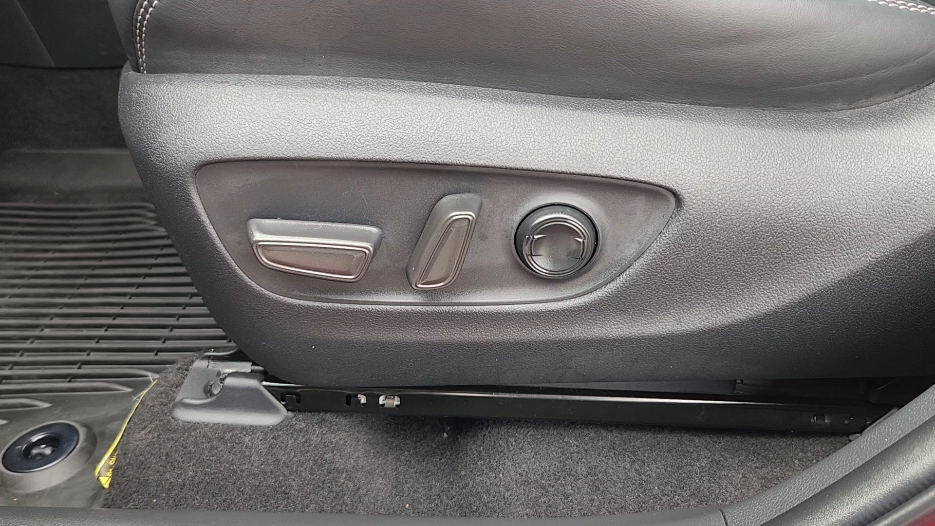 Certified 2023 Toyota RAV4 XLE Premium AWD/4WD image 8