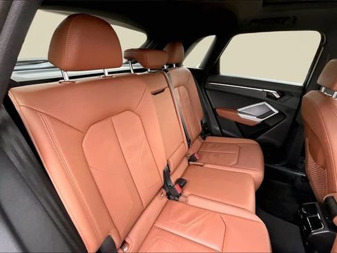 Used 2025 Audi Q3 2.0T Premium Plus w/ Premium Plus Package image 29