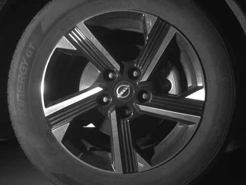 Used 2025 Nissan Sentra SV FWD image 10
