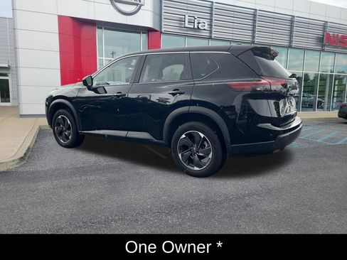 Certified 2026 Nissan Rogue SV AWD/4WD image 10