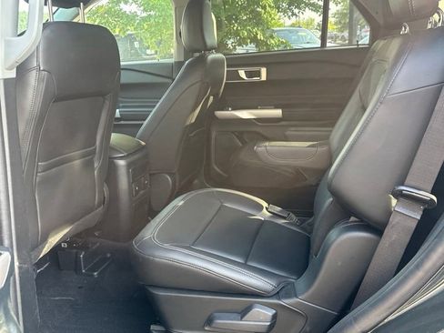 Used 2024 Ford Explorer XLT w/ Equipment Group 202A AWD/4WD image 12
