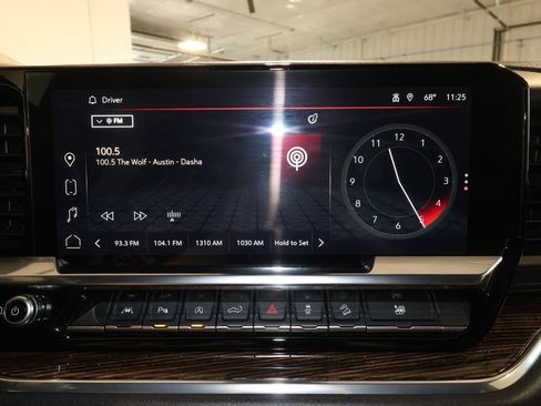 Used 2024 GMC Sierra 1500 Elevation w/ Elevation Premium Package AWD/4WD image 13