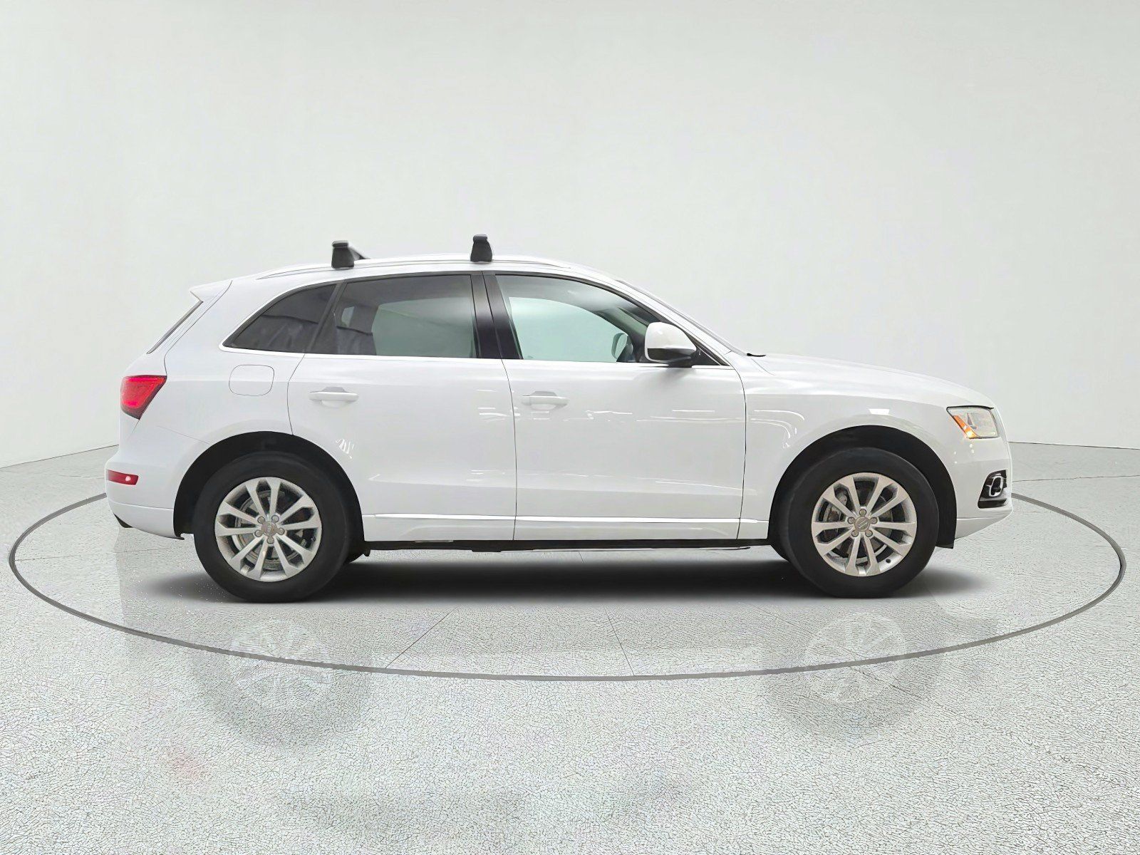 Used 2016 Audi Q5 2.0T Premium Plus w/ Technology Package AWD/4WD image 4