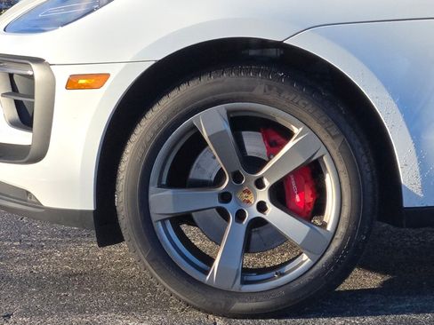 Certified 2022 Porsche Macan S image 11