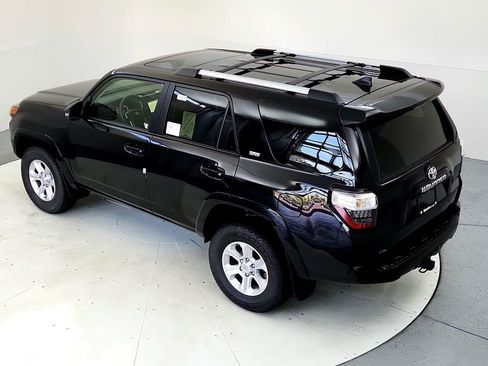 Used 2023 Toyota 4Runner SR5 Premium w/ Moonroof Package AWD/4WD image 17