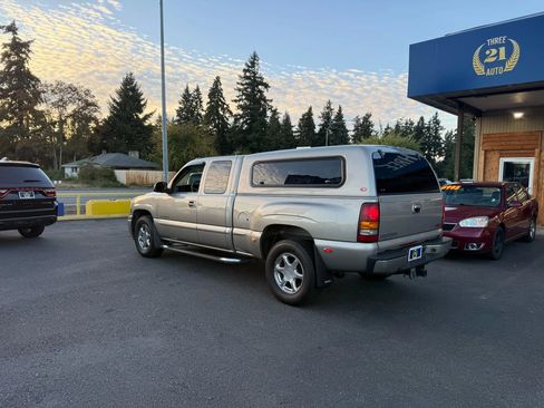 Used 2002 GMC Sierra 1500 Denali image 2