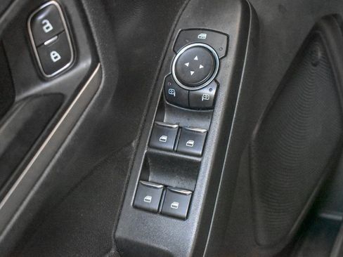 Used 2022 Ford Escape SE w/ SE Sport Appearance Package image 20