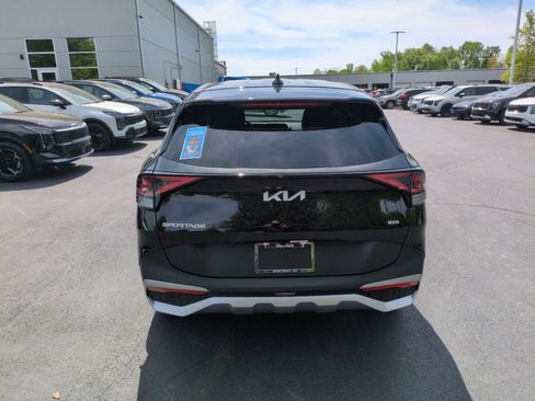 Used 2024 Kia Sportage LX AWD/4WD image 6