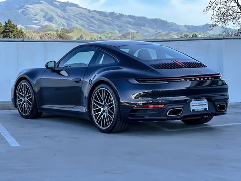 Used 2024 Porsche 911 Carrera w/ Premium Package image 3