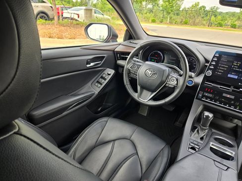 Used 2021 Toyota Avalon XLE FWD image 9