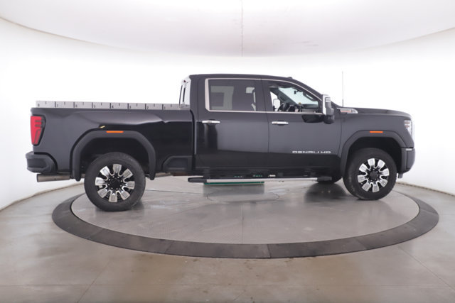 Used 2024 GMC Sierra 2500 Denali w/ Denali Reserve Package AWD/4WD image 11