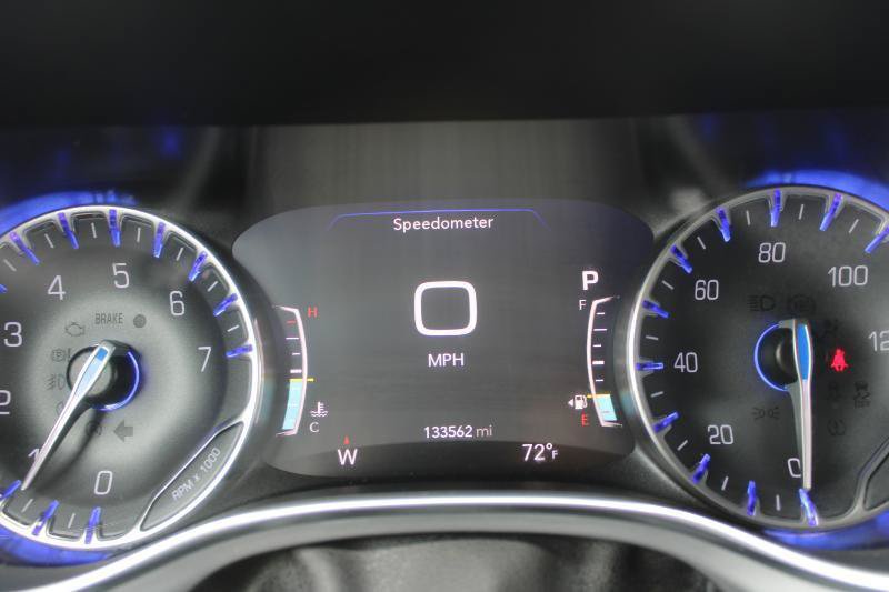 Used 2019 Chrysler Pacifica Touring-L w/ Advanced Safetytec Group FWD image 20