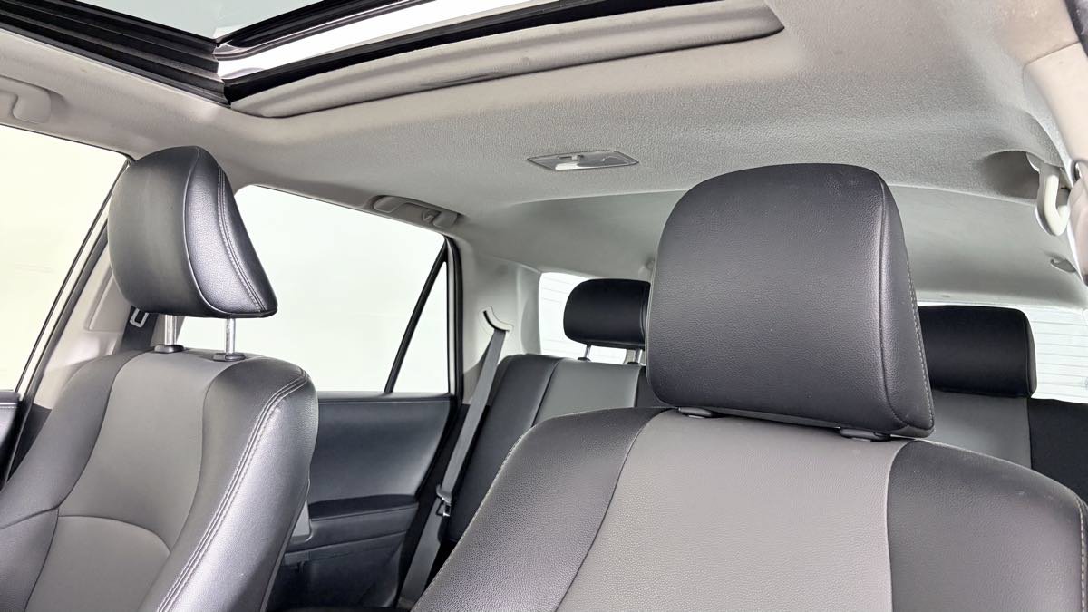 Used 2021 Toyota 4Runner SR5 Premium w/ Moonroof Package RWD image 13