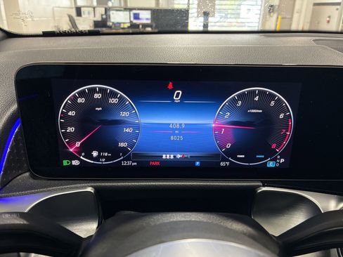 Used 2025 Mercedes-Benz GLB 250 4MATIC image 14