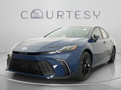 Used 2026 Toyota Camry SE FWD image 32