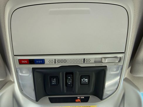 Used 2021 Subaru Forester Premium image 37