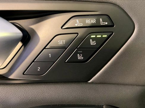 Used 2024 BMW X7 M60i w/ Executive Package image 40