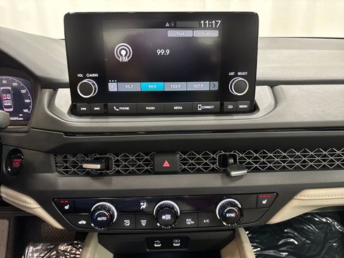 Used 2024 Honda Accord EX image 19