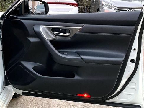 Used 2014 Nissan Altima 2.5 SL w/ Technology Package image 21