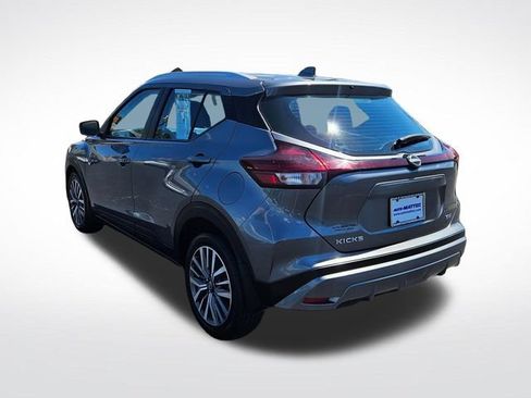 Used 2023 Nissan Kicks SV FWD image 3