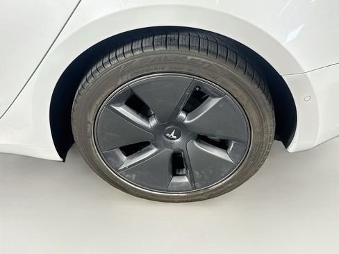 Used 2022 Tesla Model 3 Long Range AWD/4WD image 11