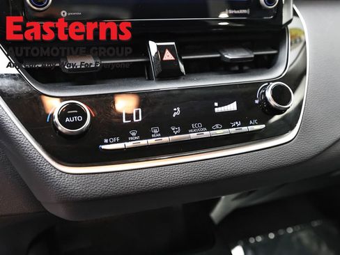 Used 2022 Toyota Corolla LE FWD image 19