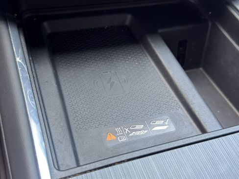 Used 2024 GMC Acadia Elevation image 35