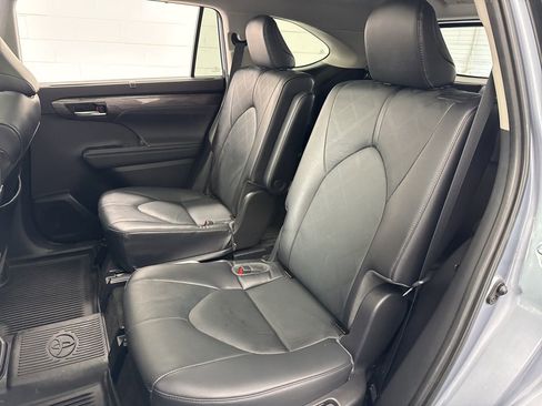 Used 2023 Toyota Highlander Platinum image 39