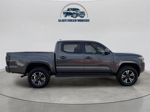 Used 2016 Toyota Tacoma TRD Sport w/ Towing Package image 12