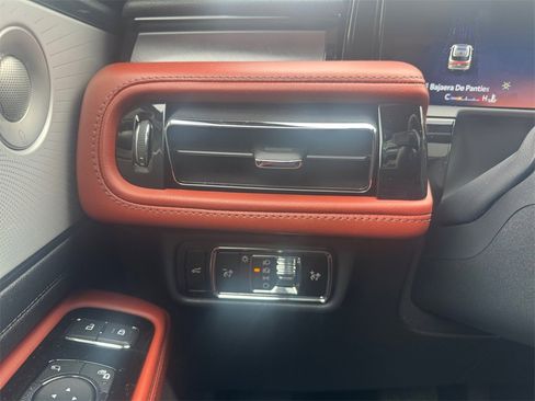 Used 2025 Lincoln Aviator Reserve w/ Equipment Group 201A image 17