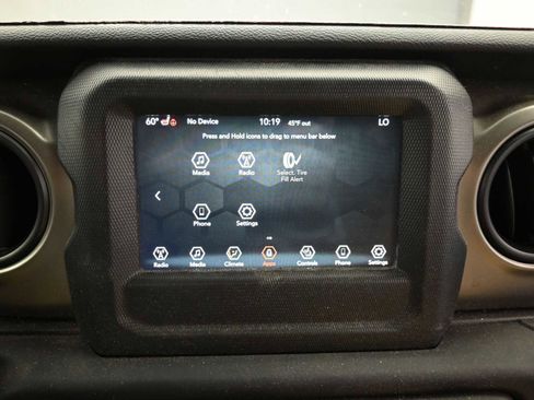 Used 2021 Jeep Gladiator Sport image 16