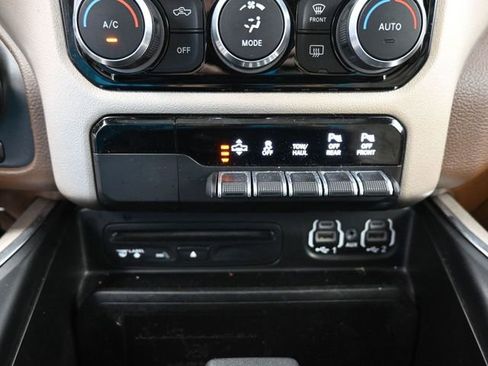 Used 2019 RAM 1500 Laramie image 30