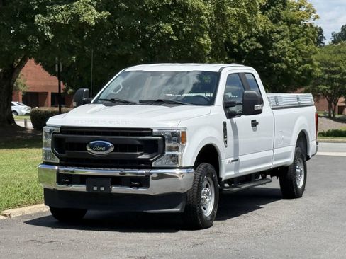 Used 2022 Ford F250 XL w/ Power Equipment Group AWD/4WD image 3