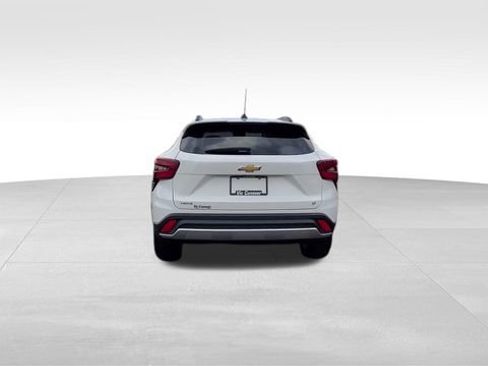 Used 2024 Chevrolet Trax LT w/ Driver Confidence Package image 7