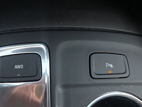 Used 2023 Chevrolet Equinox LT w/ Driver Convenience Package image 34