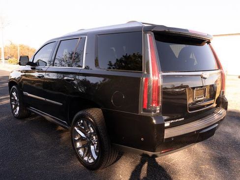 Used 2020 Cadillac Escalade Platinum image 5
