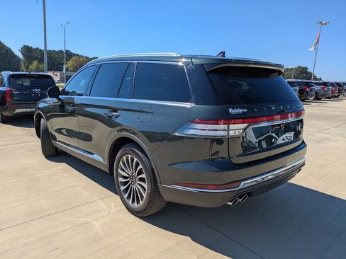 Used 2023 Lincoln Aviator Reserve image 6