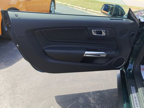 Used 2019 Ford Mustang Bullitt w/ Bullitt Electronics Package RWD image 8