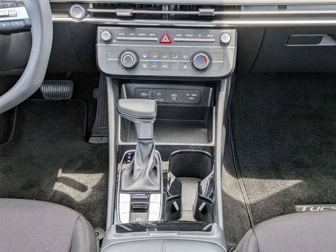 Used 2025 Hyundai Tucson SE FWD image 18