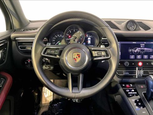 Certified 2023 Porsche Macan AWD/4WD image 15