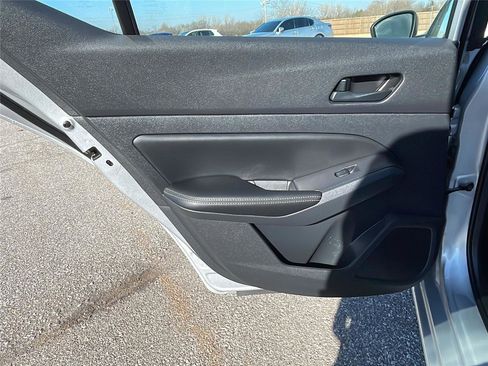 Used 2025 Nissan Altima 2.5 SV image 16