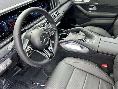 New 2026 Mercedes-Benz GLS 450 4MATIC image 9