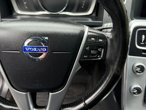 Used 2017 Volvo V60 T5 Cross Country w/ Convenience Package AWD/4WD image 39
