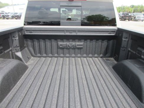 New 2026 GMC Sierra 1500 AT4 AWD/4WD image 9