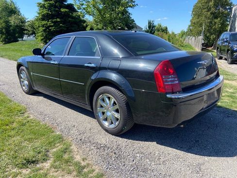 Used 2007 Chrysler 300 C RWD image 3