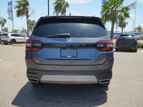 Used 2024 Honda Pilot Elite image 6